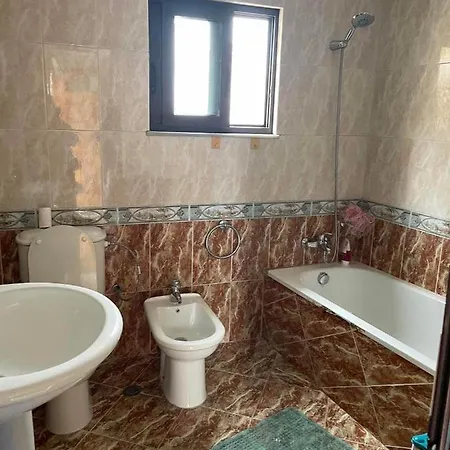 Standard View Double Shared Bathroom Homestay *