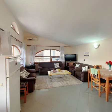 Homestay Standard View Double Shared Bathroom *