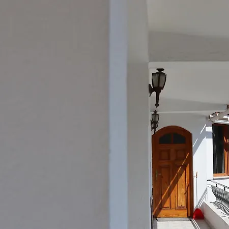Standard View Double Shared Bathroom Homestay